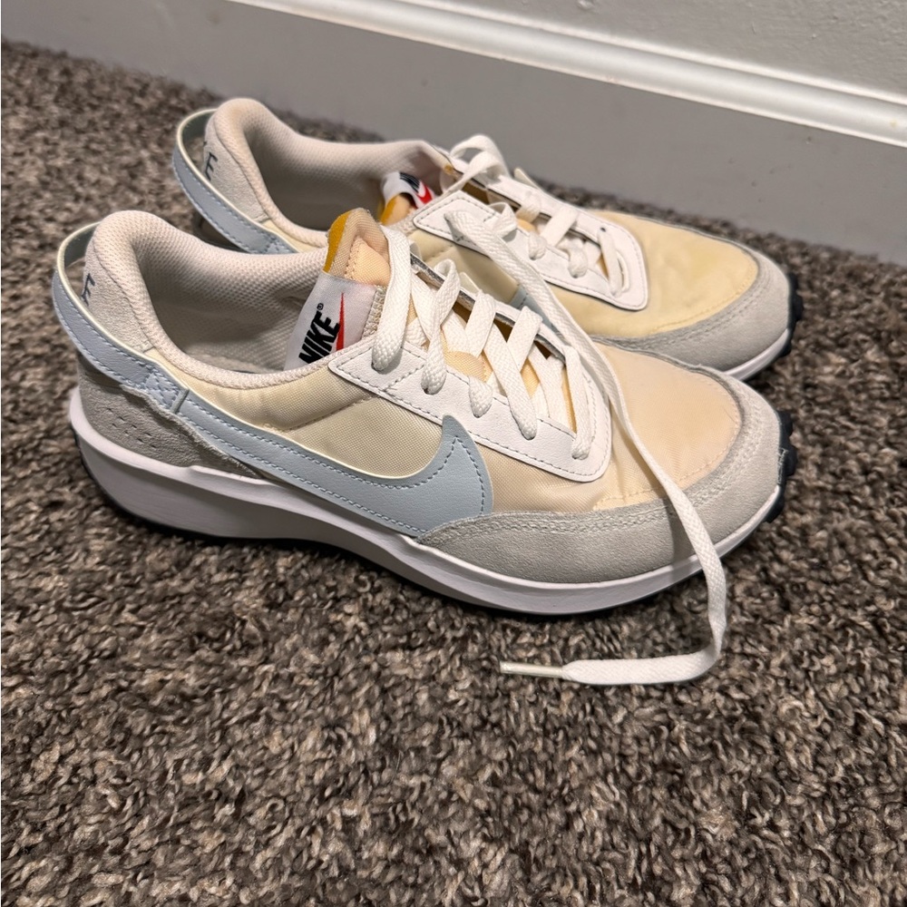 Nike Cream and Light Blue Running Shoes